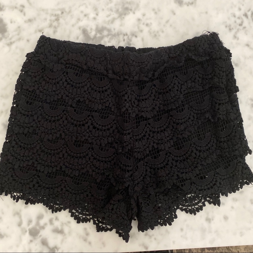 Zara lace black shorts